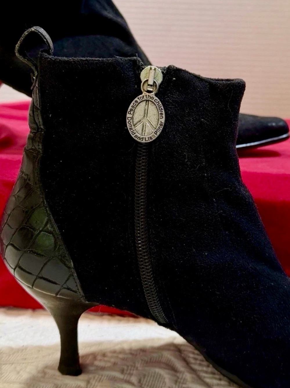 Donald J Pliner Black Suede Ankle Boots Sz 7.5 “Peace For The Children” Spain